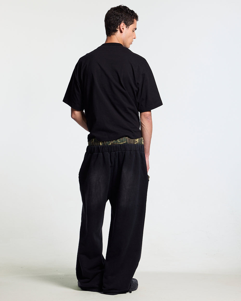 METAL SCRIPT TEE BLACK