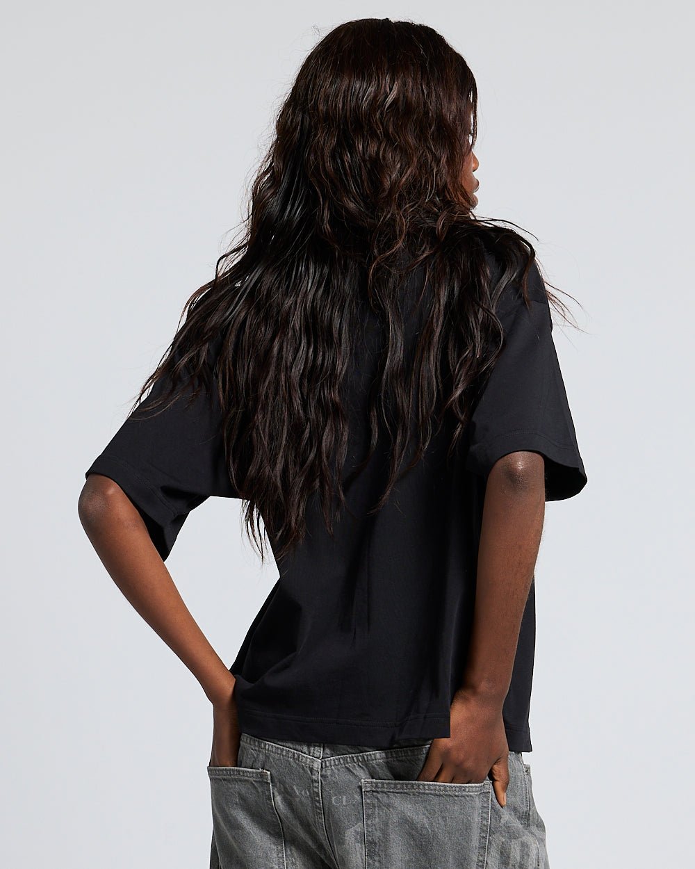 ADVENTURES TEE BLACK & WHITE