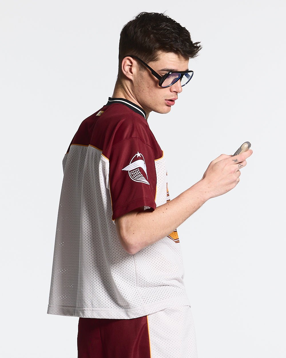 AERO STEED TEE CREAM/BURGUNDY