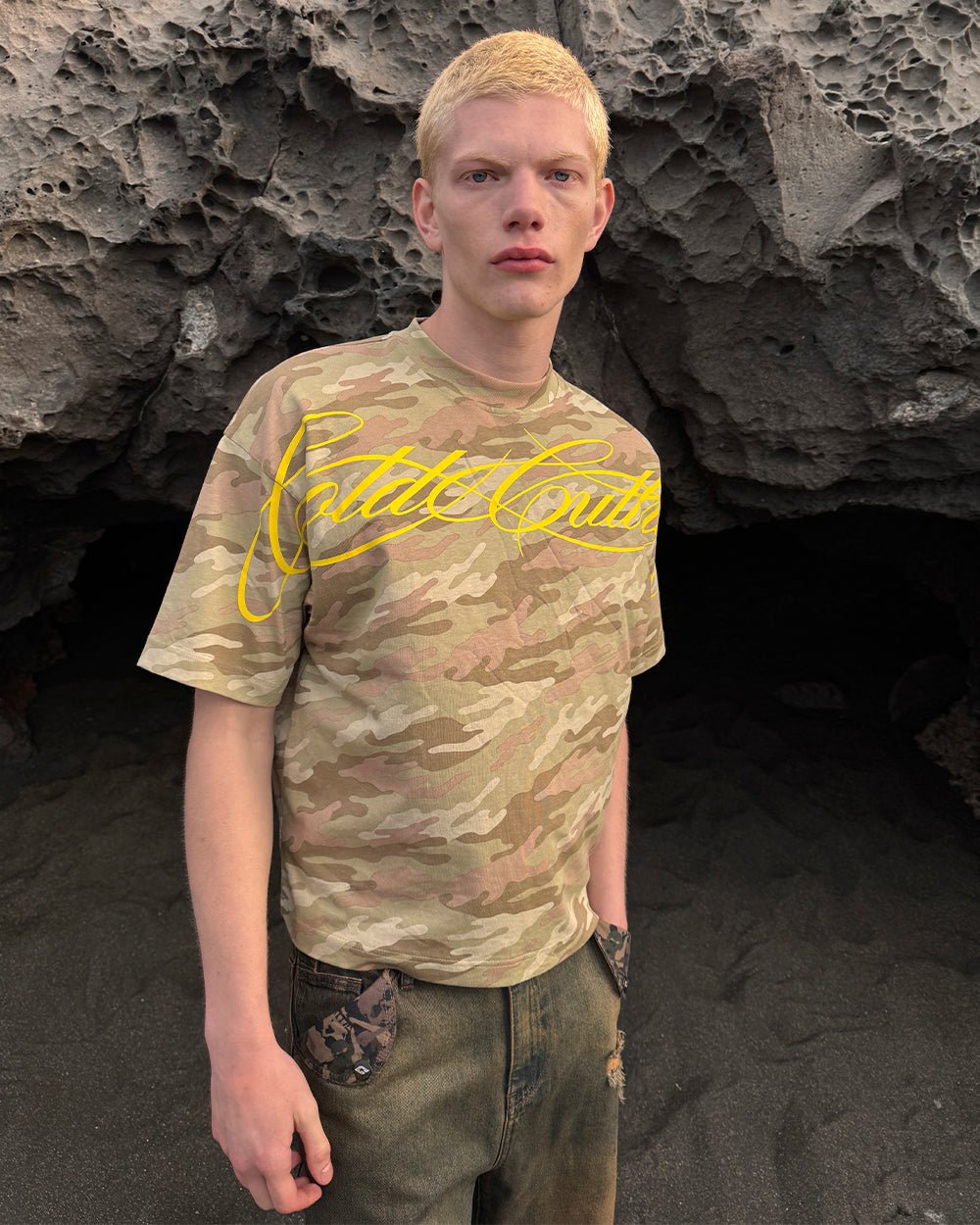 CROSSED SCRIPT TEE CAMO