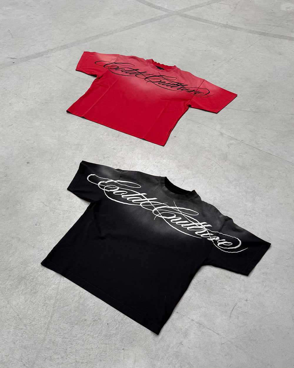 CROSSED SCRIPT TEE RED