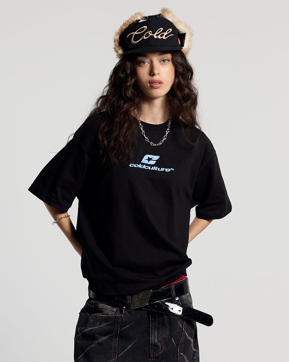CURVED TEE BLACK & BLUE
