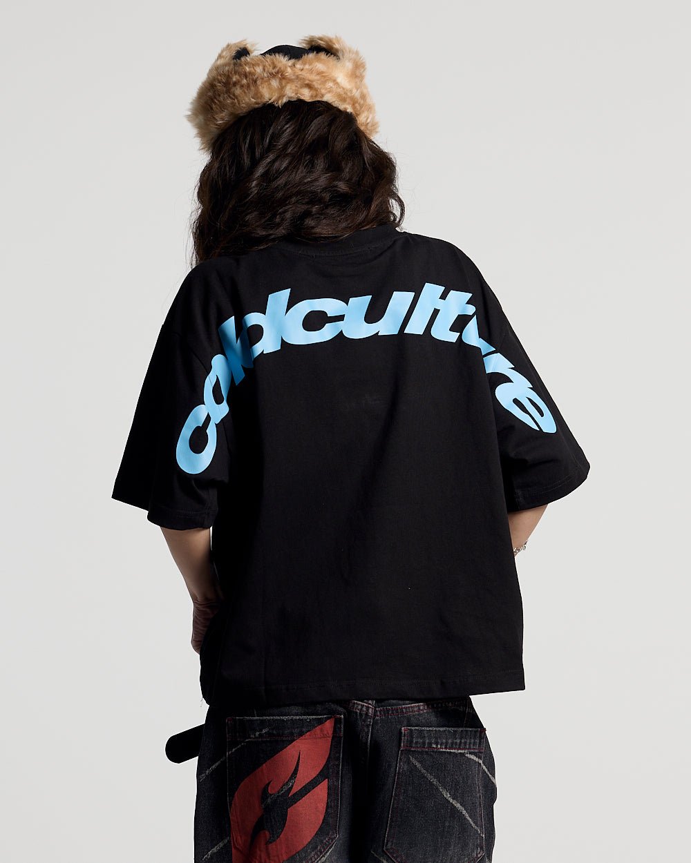 CURVED TEE BLACK & BLUE