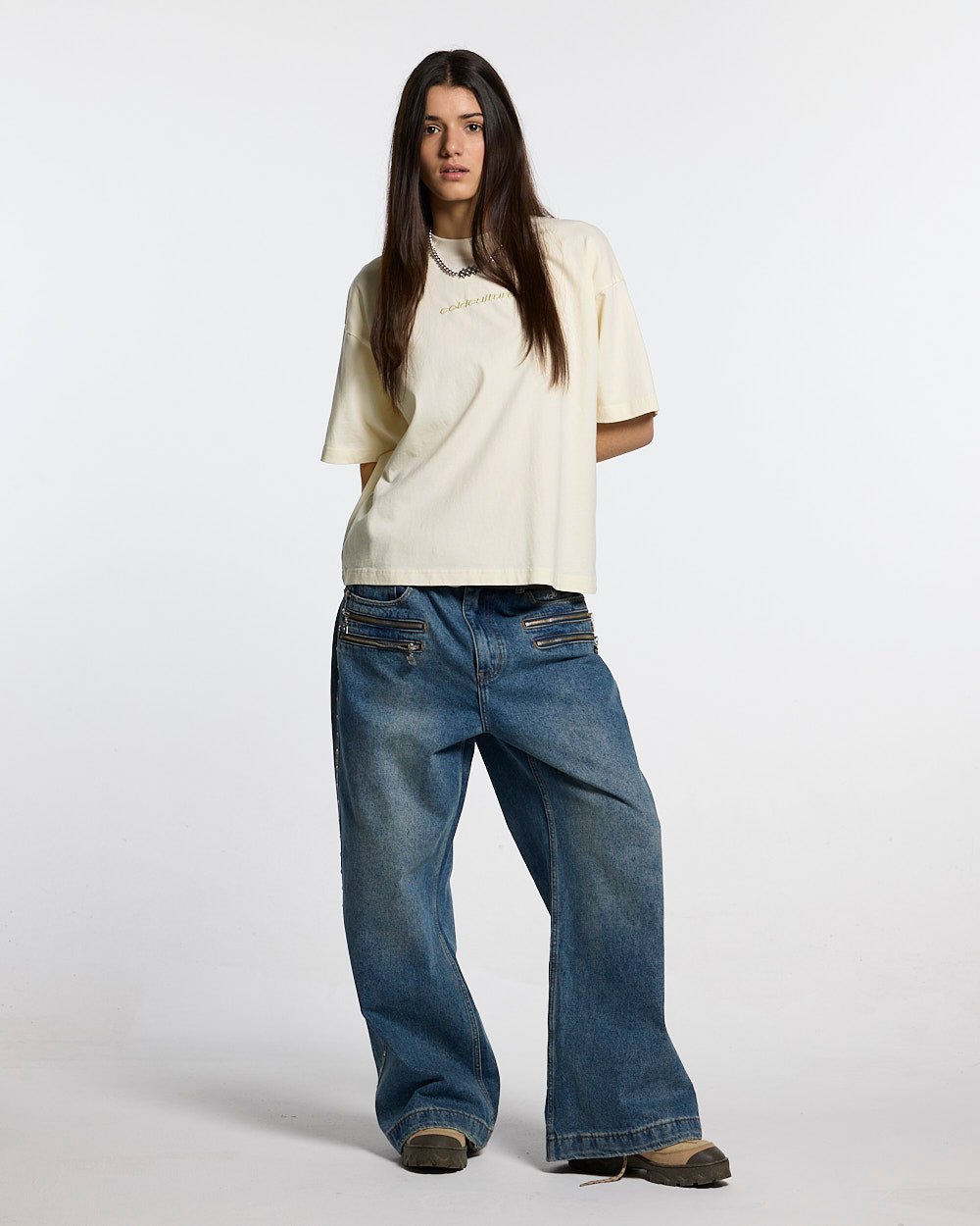 DISTRESS CURVED TEE CREAM