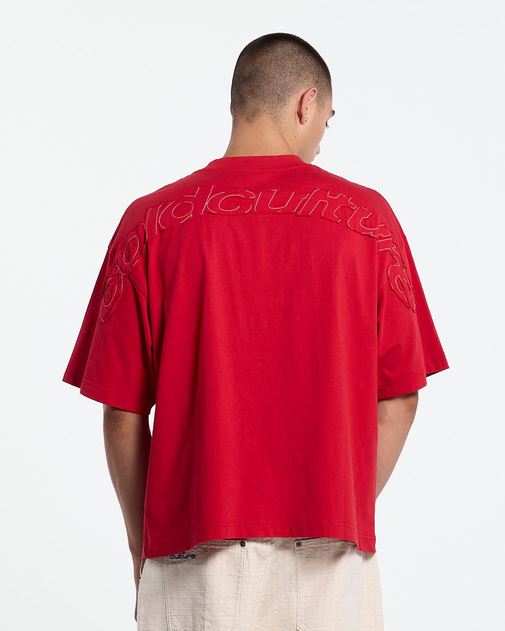 DISTRESS CURVED TEE RED