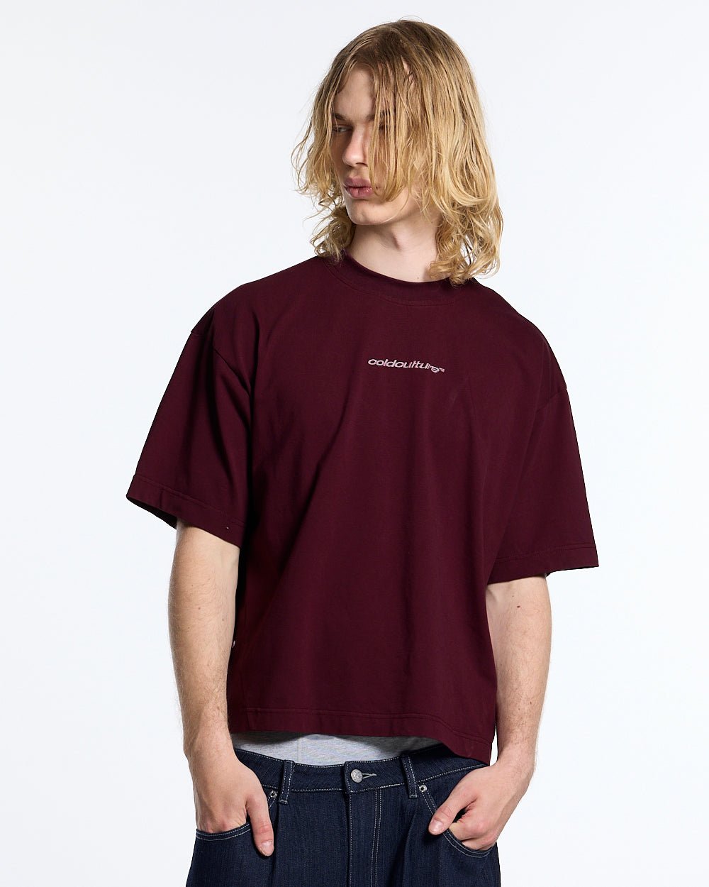 DISTRESS DEFENSE TEE BURGUNDY