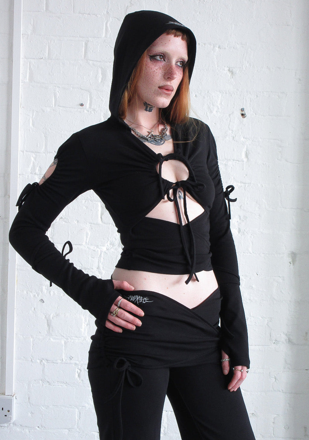 ENVY SCULPT STRETCH TIE HOODIE BLACK