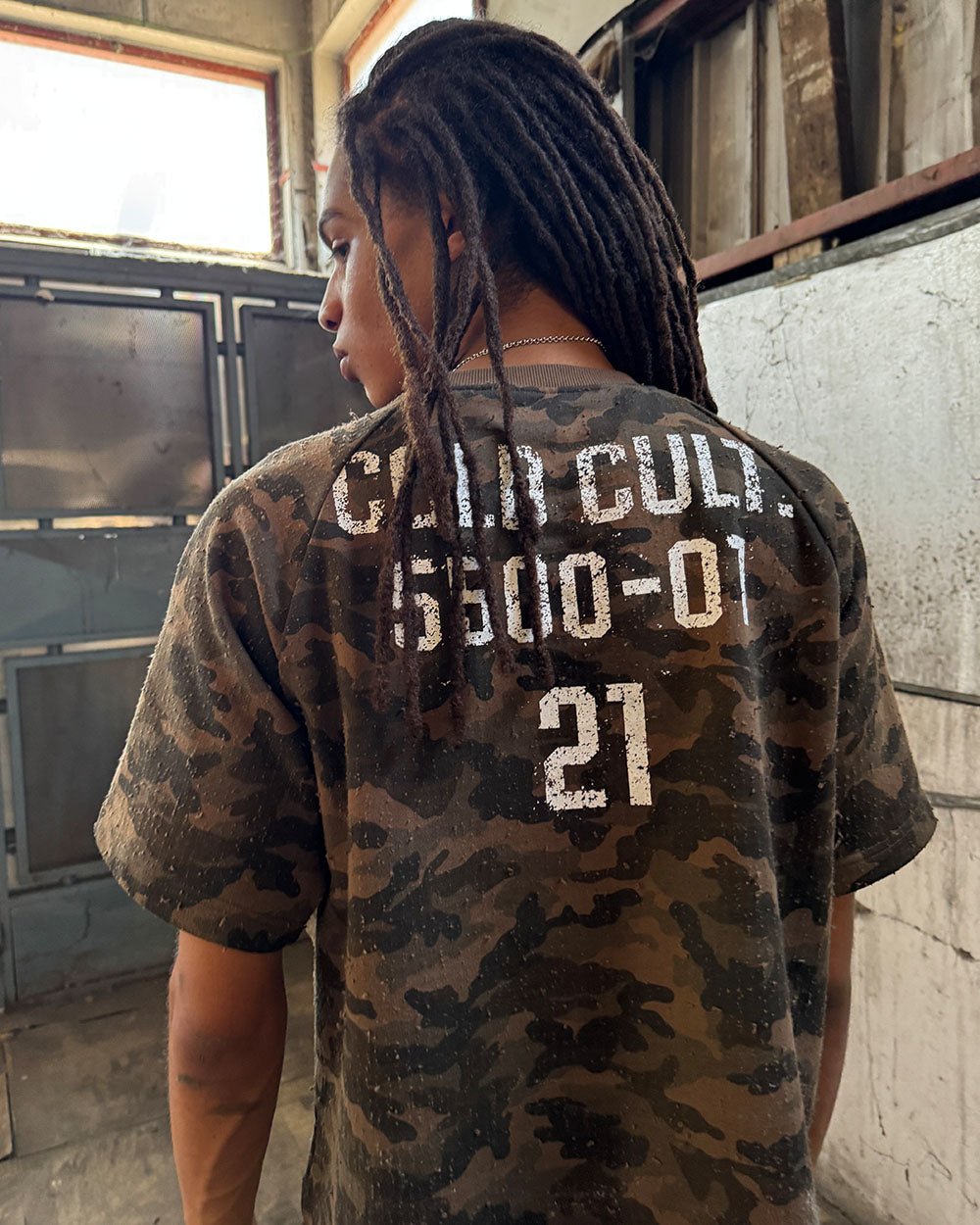 FRONT LINE TEE GREEN