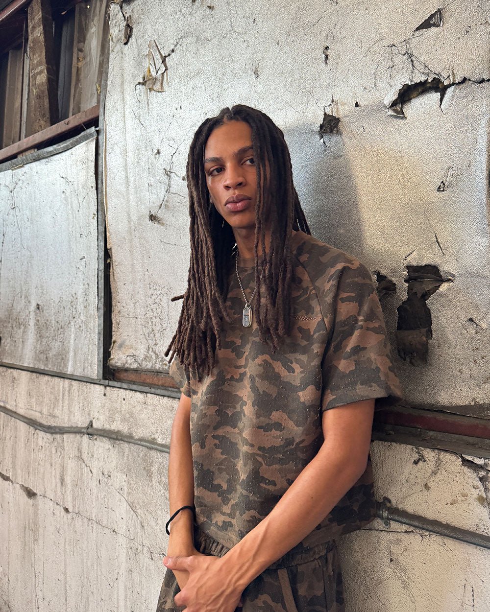 FRONT LINE TEE GREEN