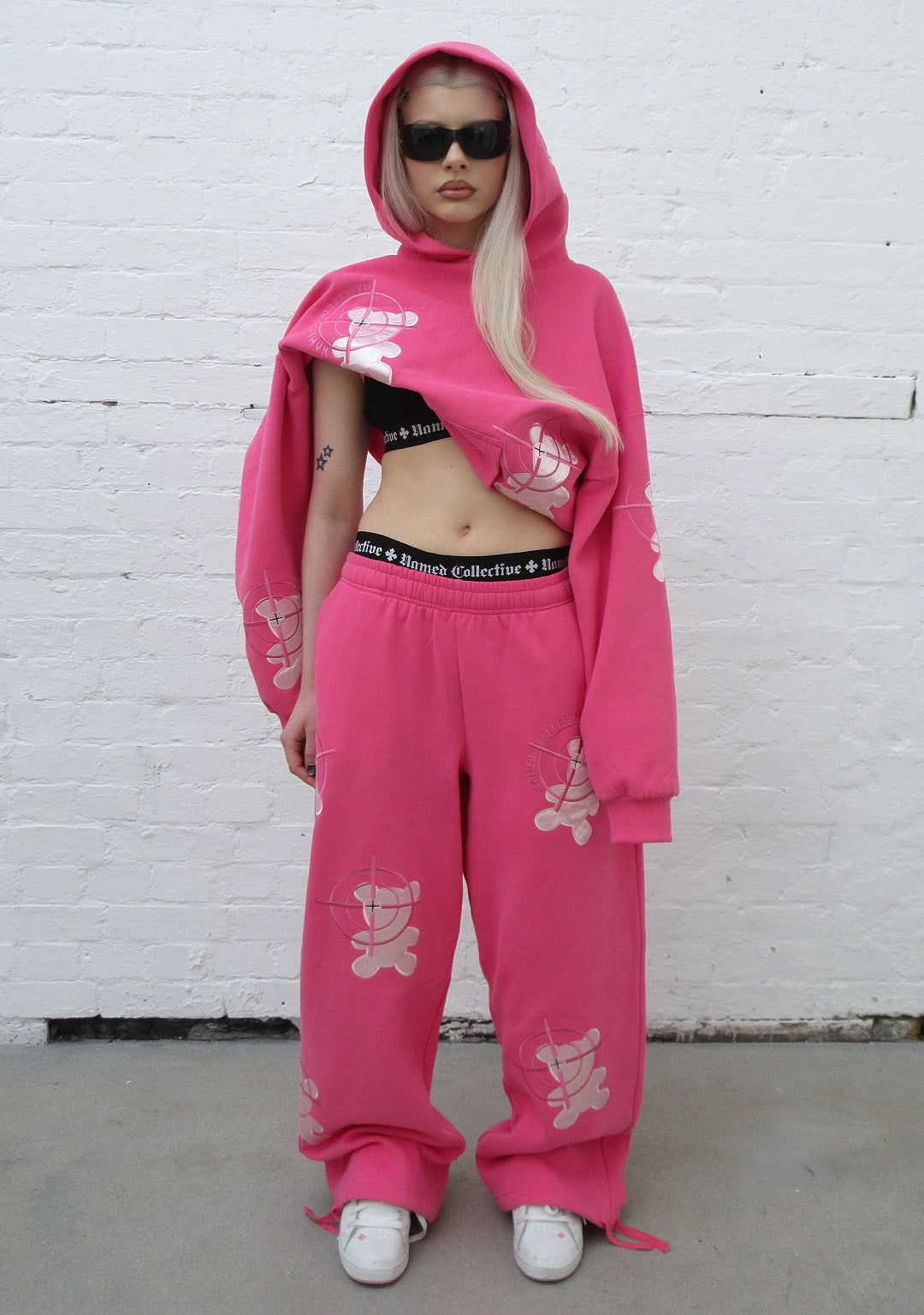 GAMER PULLOVER HOODIE HOT PINK