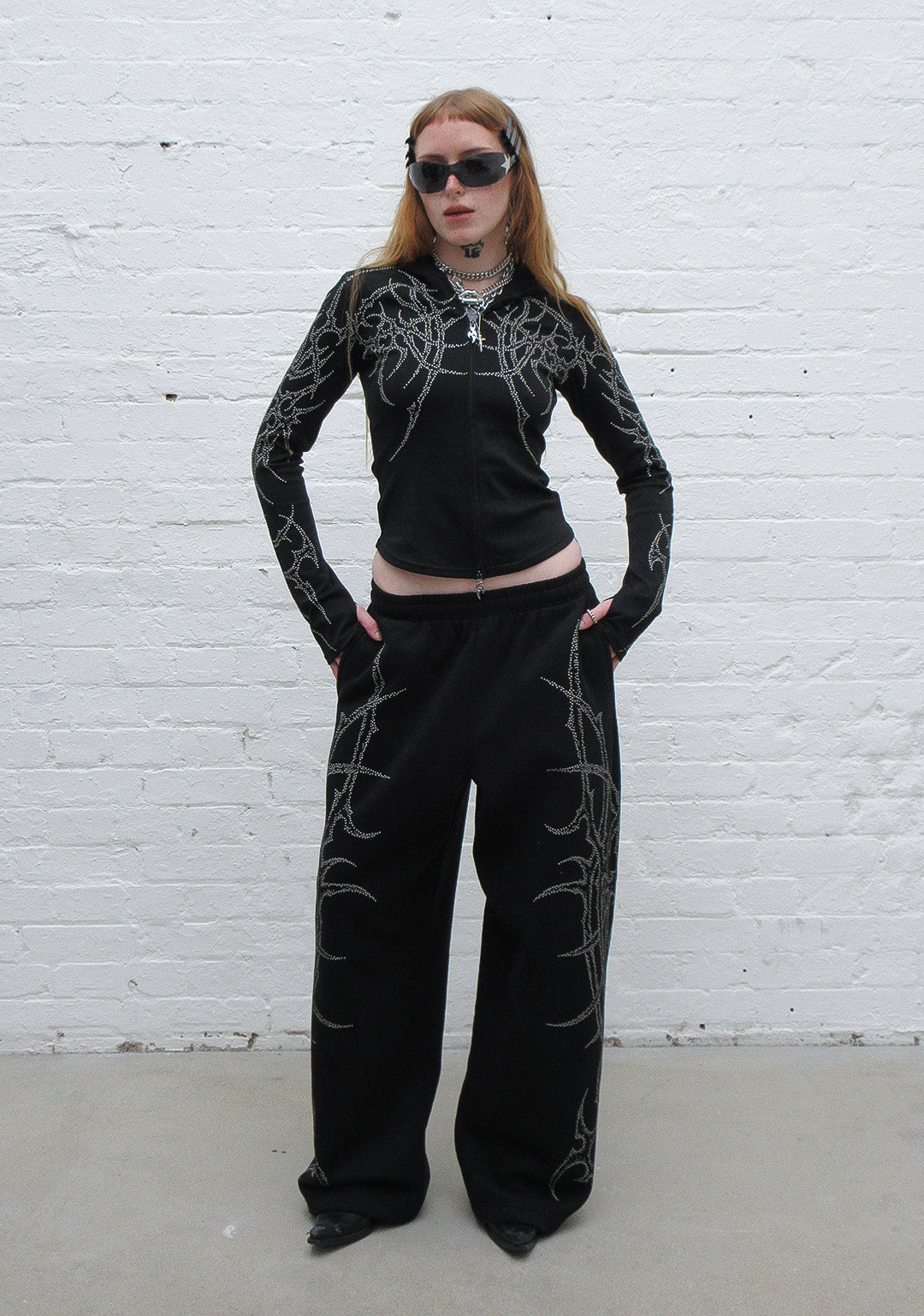 HAUNT STUDDED SCULPT STRETCH ZIP HOODIE BLACK