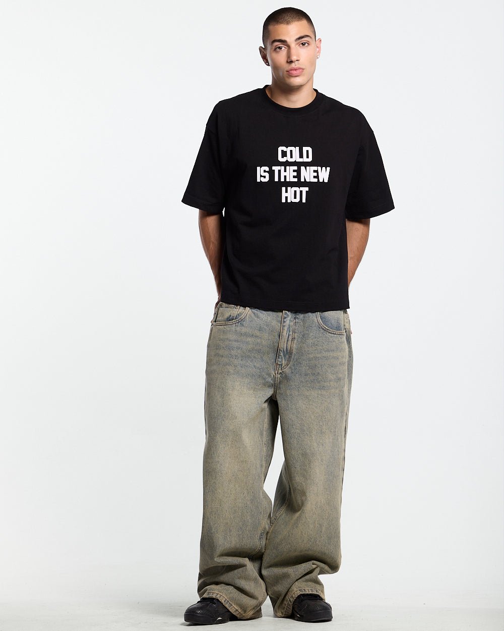 HOT TEE BLACK