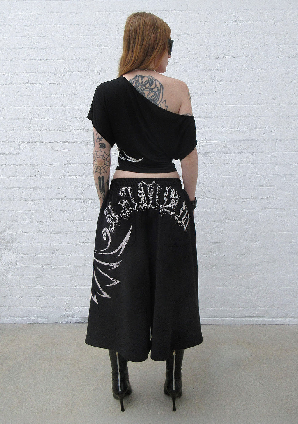 OUTLAW OFF THE SHOULDER TOP BLACK