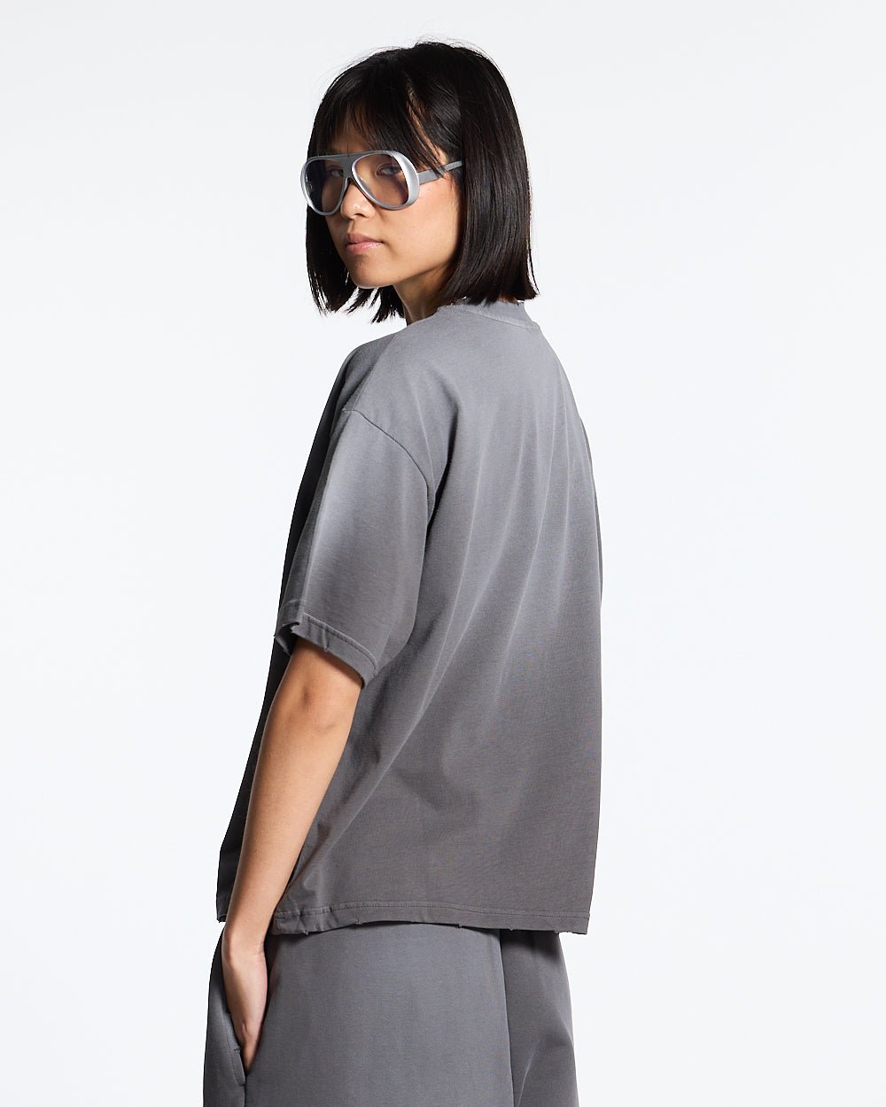 SCRIPT TEE ANTRACITE GREY