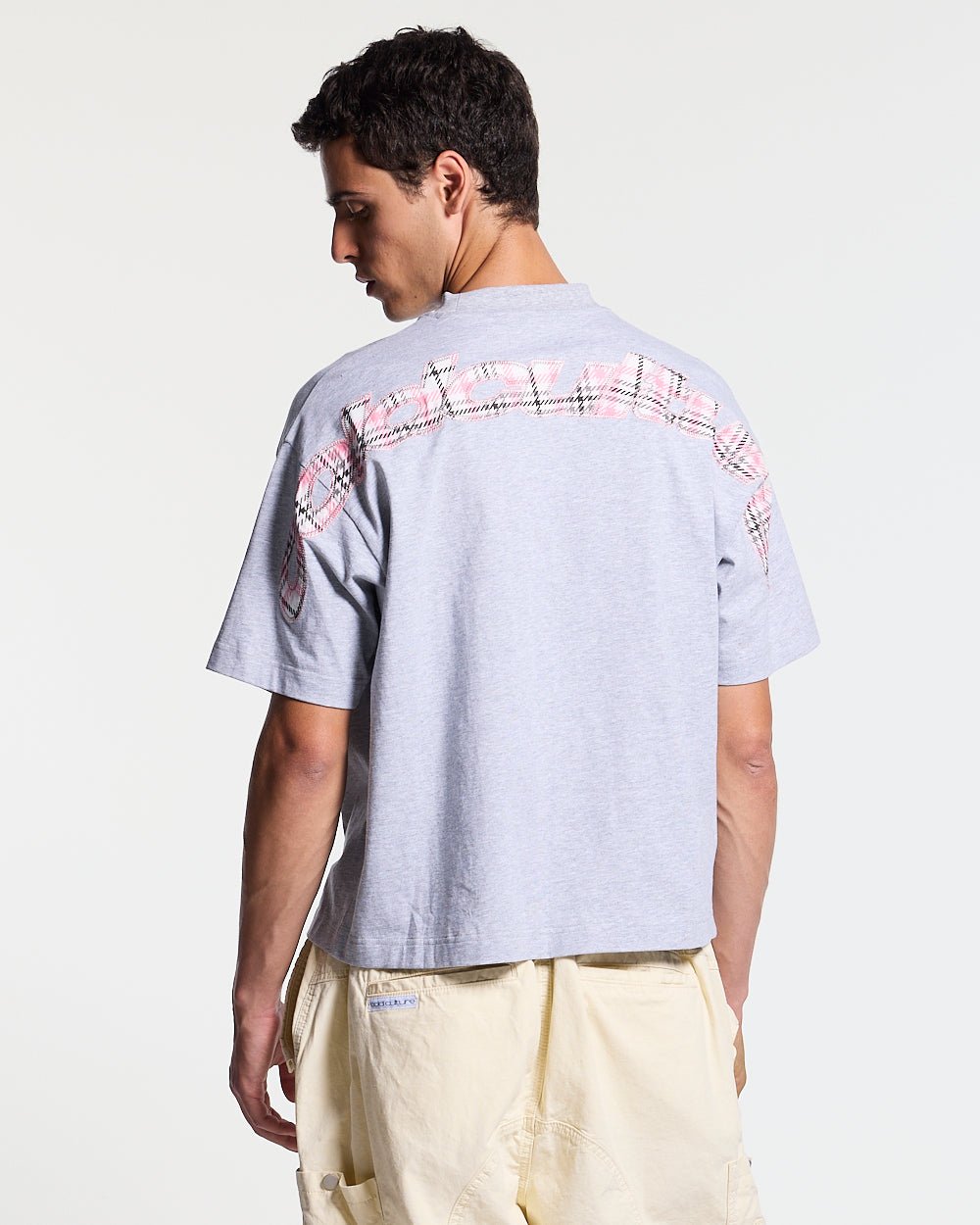 TARTAN DISTRESS CURVED TEE GREY