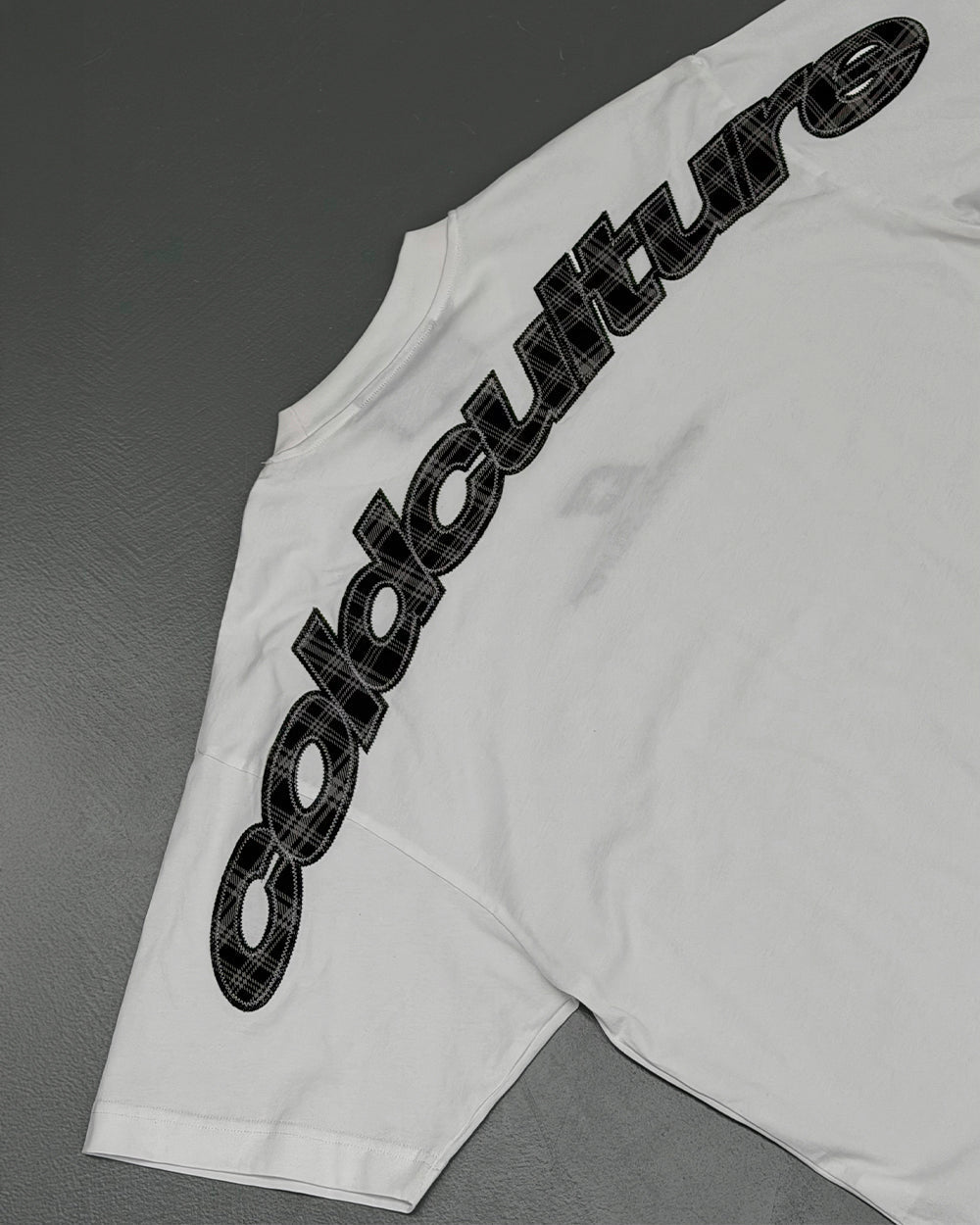 TARTAN CURVED TEE WHITE