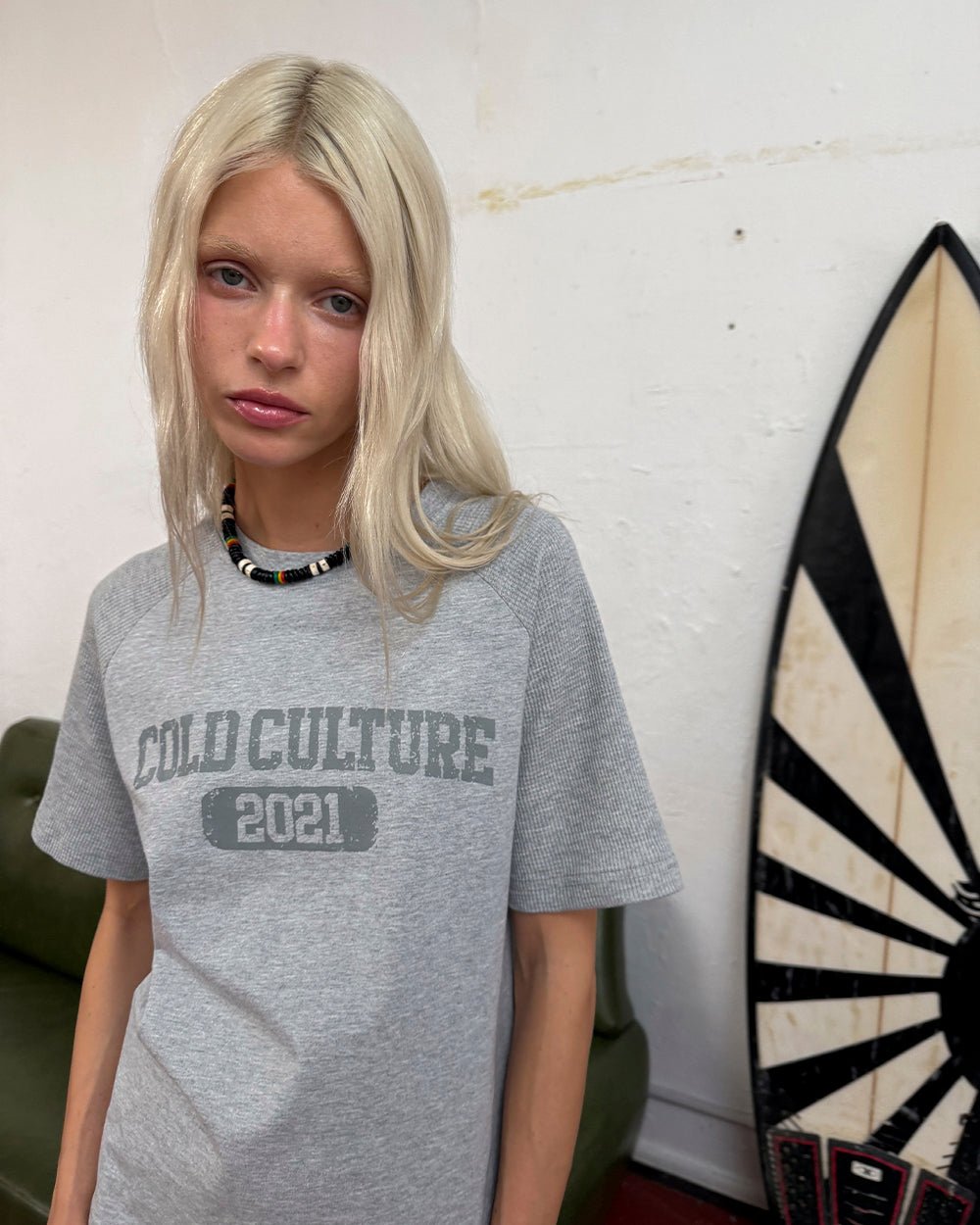 TROPHY TEE HEATHER GREY