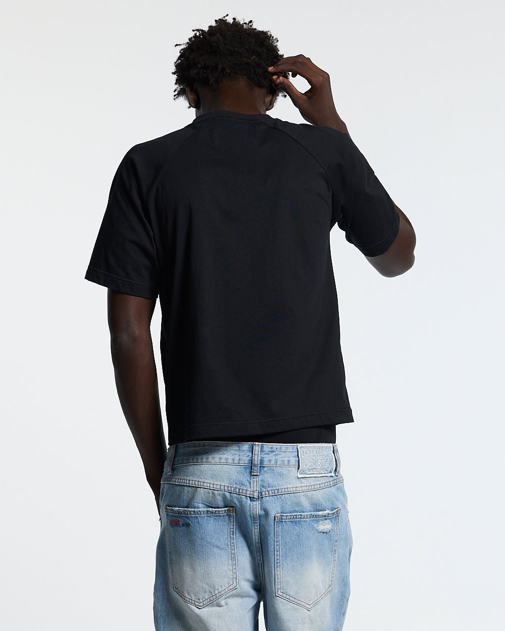 UNIT 05 TEE BLACK