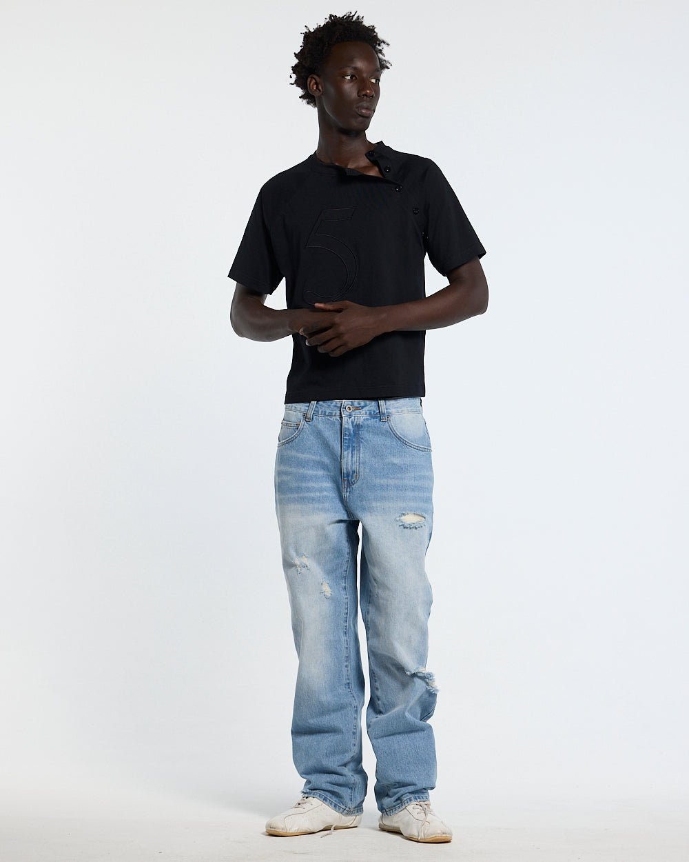 UNIT 05 TEE BLACK