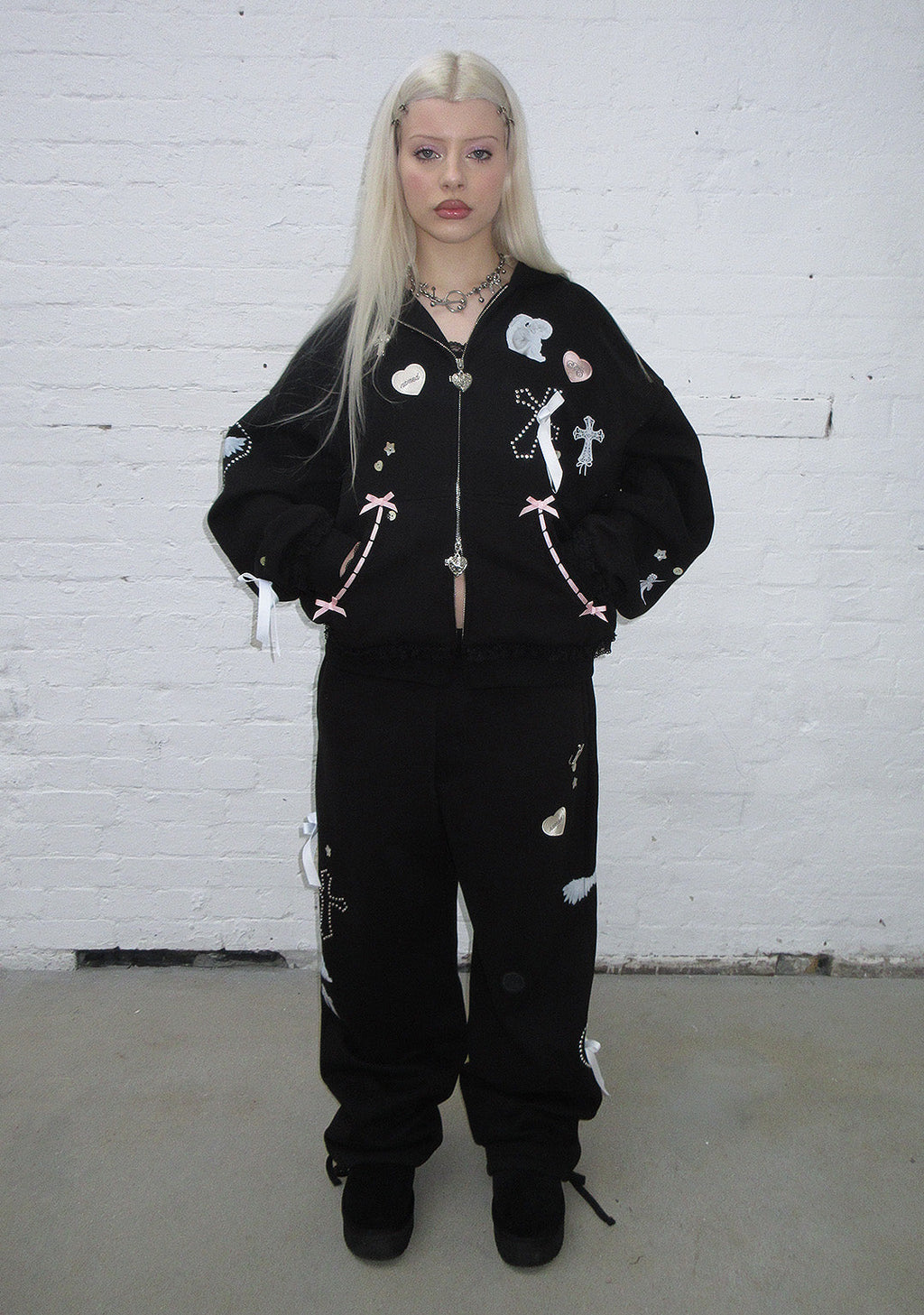 WHISPER OVERSIZED SWEATPANTS BLACK